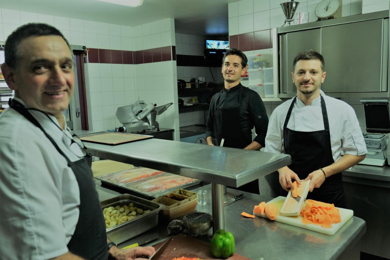 Hotel Restaurant Txistulari Itxassou Kültér fotó